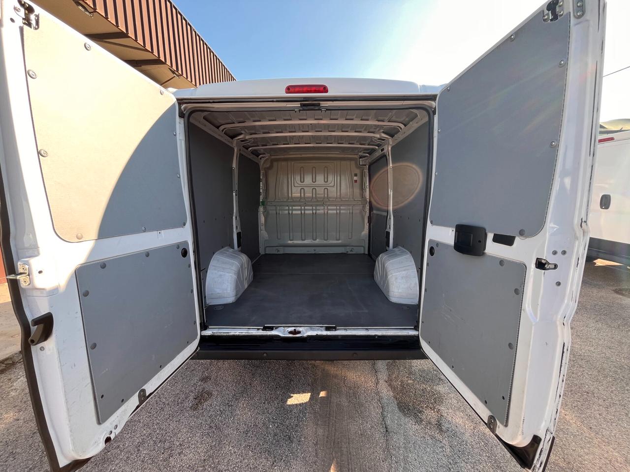 PEUGEOT BOXER 328 L1H1 2.2 BlueHDi 120 CV * FURGONE