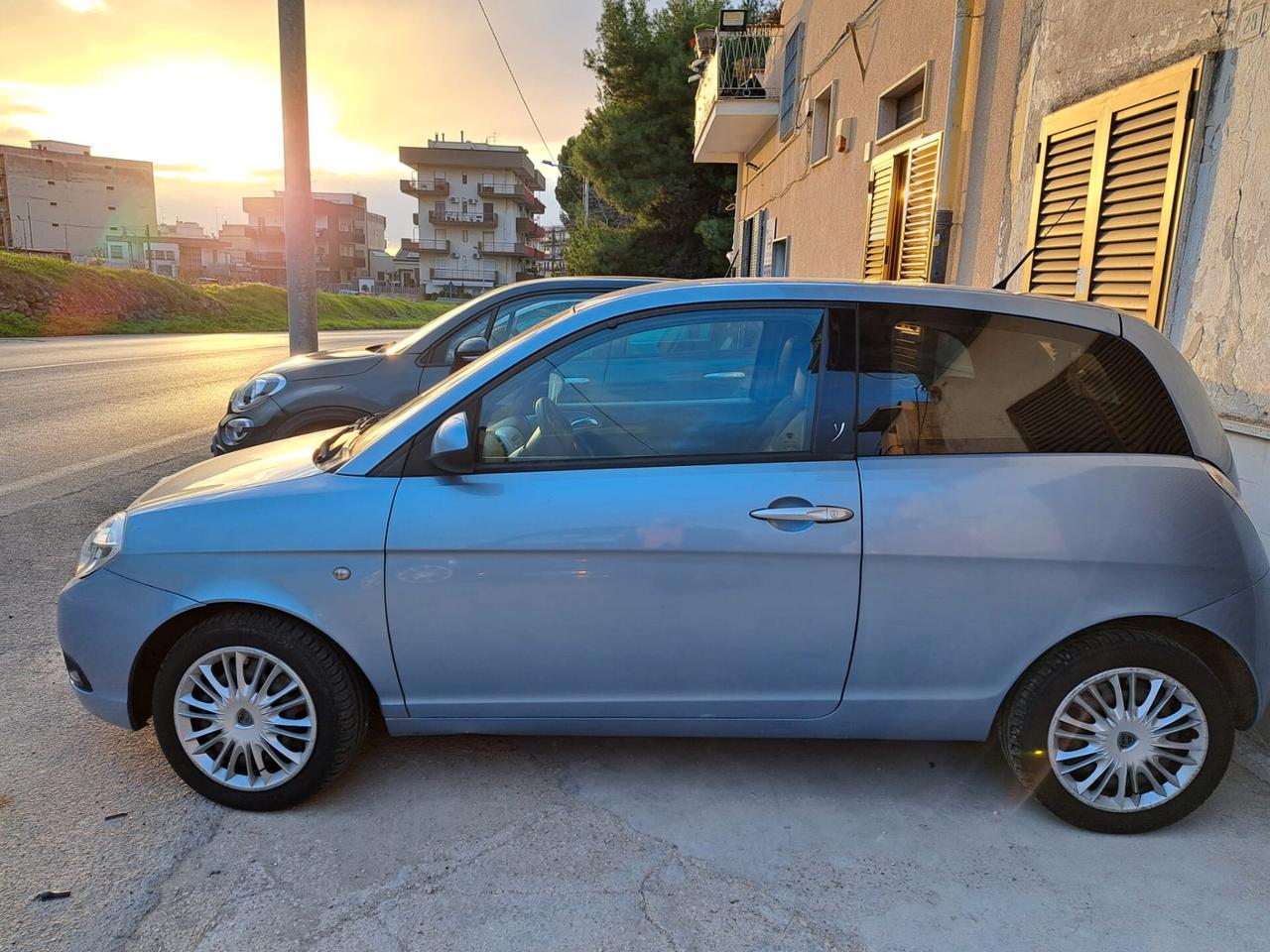 Lancia Ypsilon 1.2 Versus- neopatentati