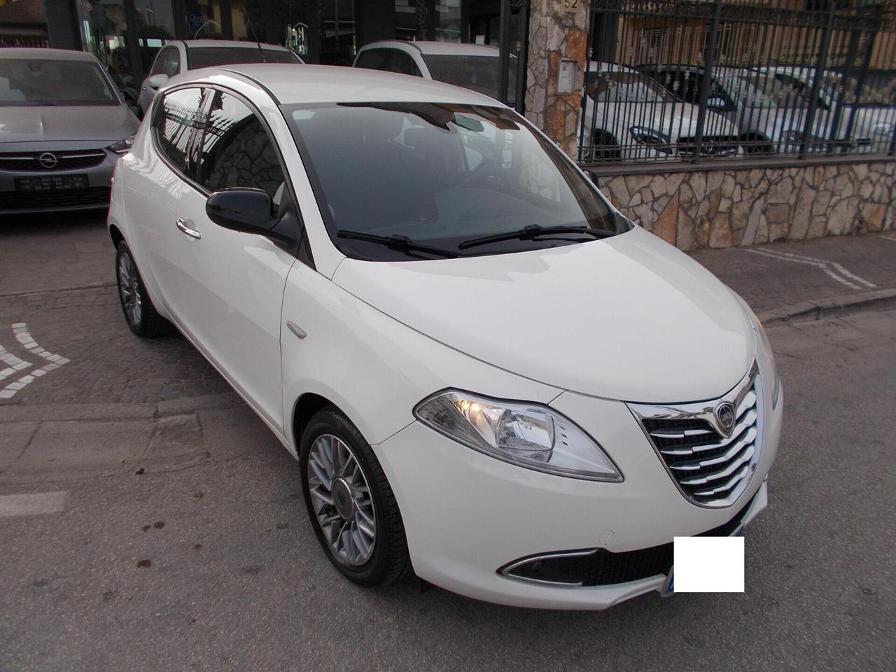 Lancia Ypsilon 0.9 TwinAir 85 CV 5 porte S&S Gold