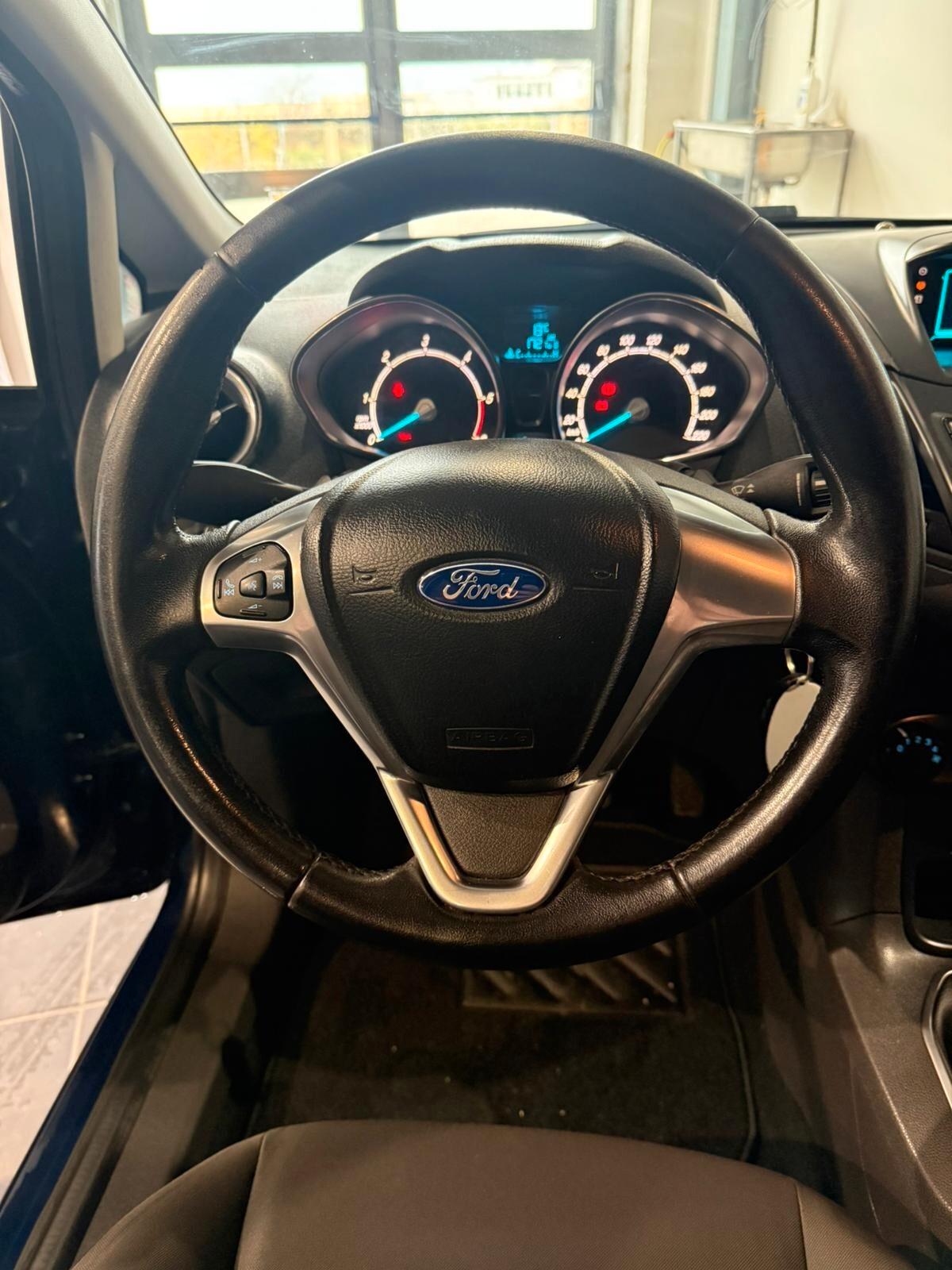 Ford Fiesta 1.5 TDCi 75CV - GARANZIA - NEOPATENTATI