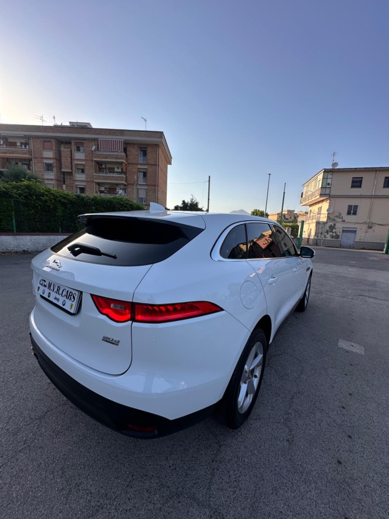 Jaguar F-Pace 2.0 D 180 CV AWD aut. Pure