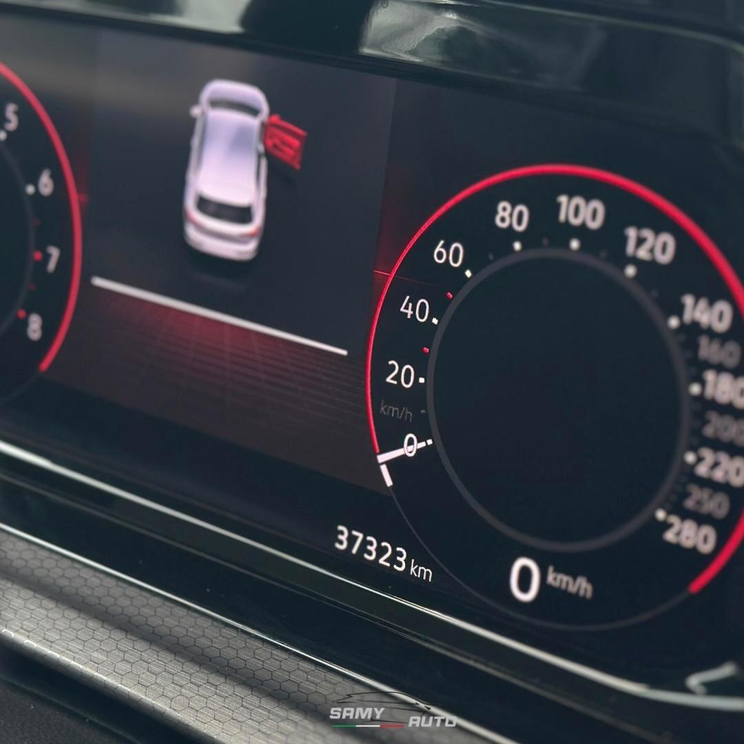 Volkswagen Golf GTI Golf 2.0 TSI GTI