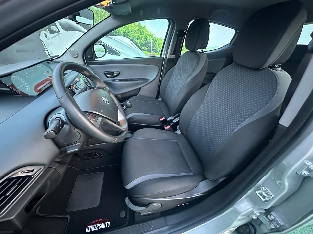 Lancia Ypsilon 1.2 Benzina 69cv Silver 2016