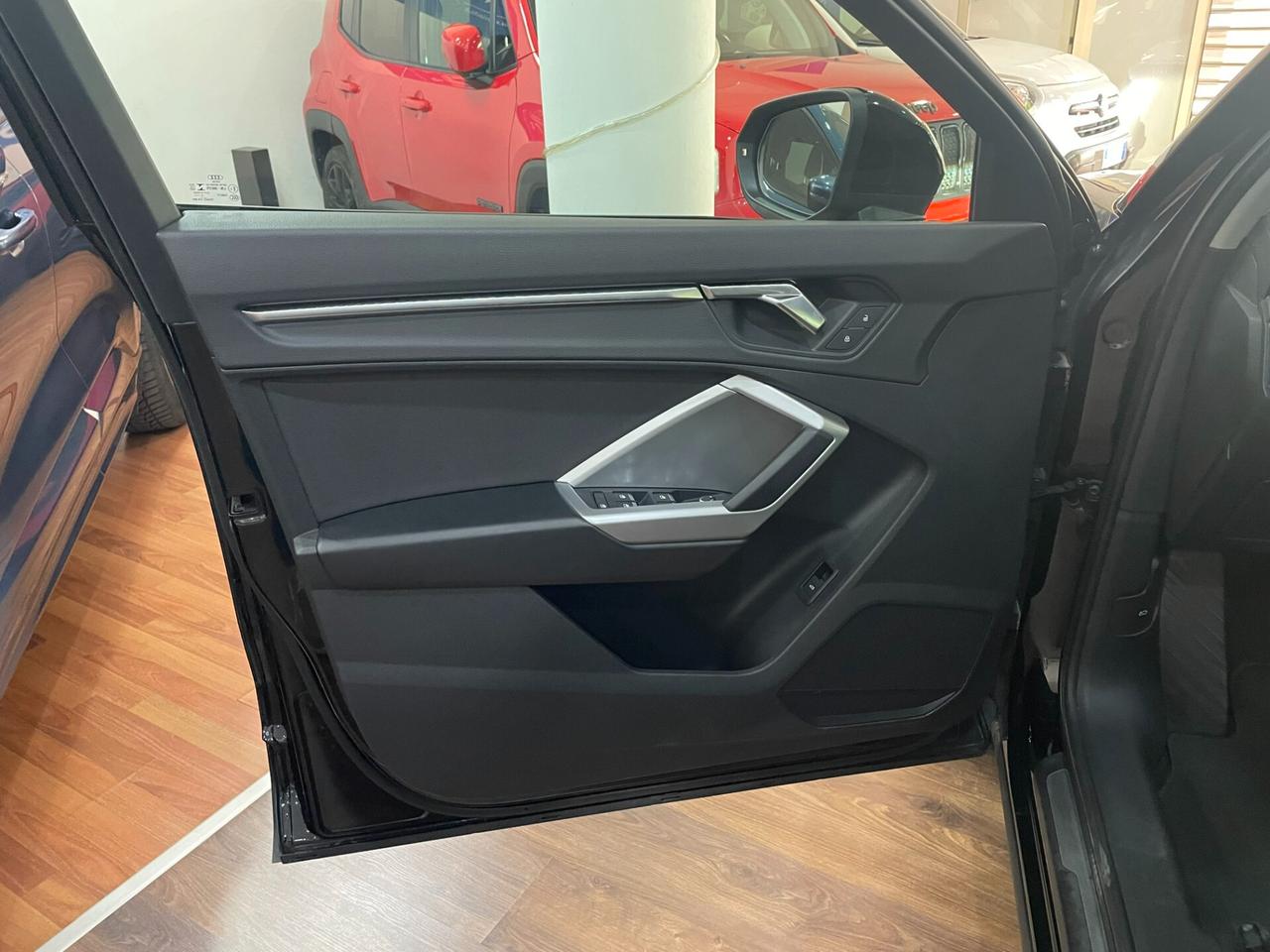AUDI Q3 35 2.0 TDI 150CV BUSINESS
