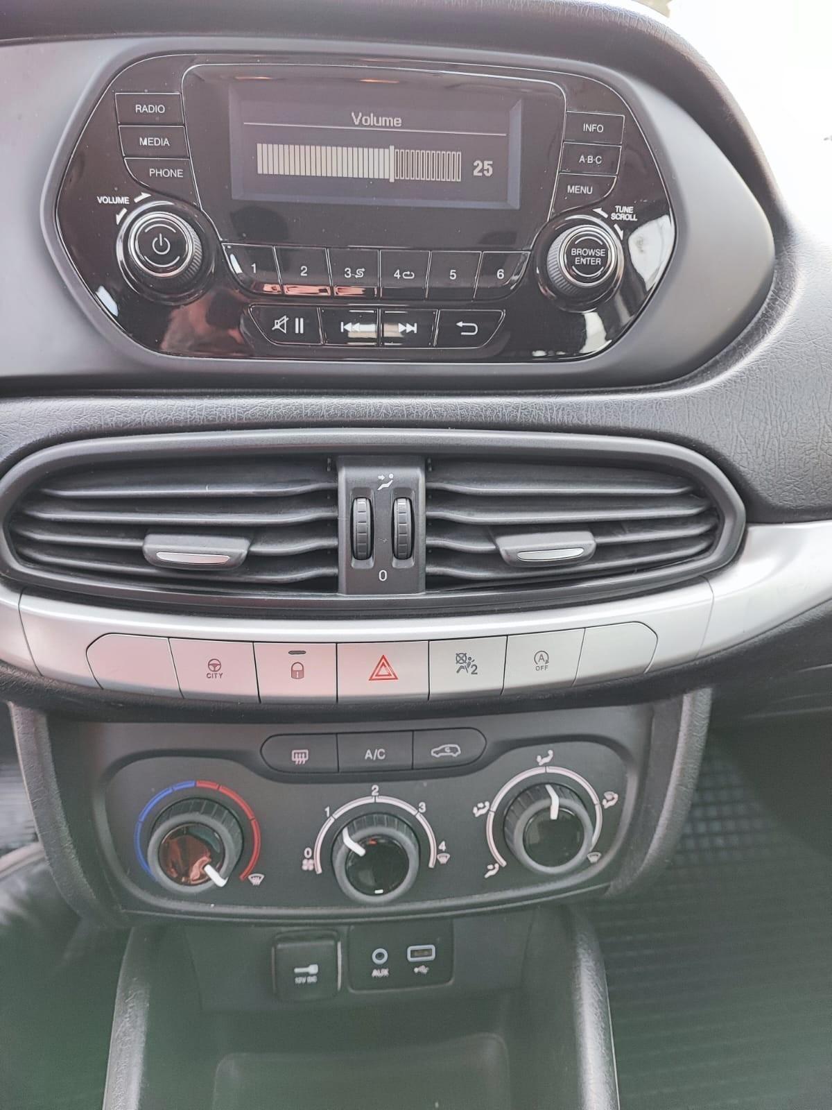 FIAT TIPO 1.3 CC. 95 CV. VERSIONE EASY IVA DEDUCIBILE RIF: 1223