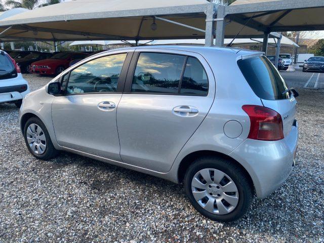 TOYOTA Yaris 1.0 5 porte Sol