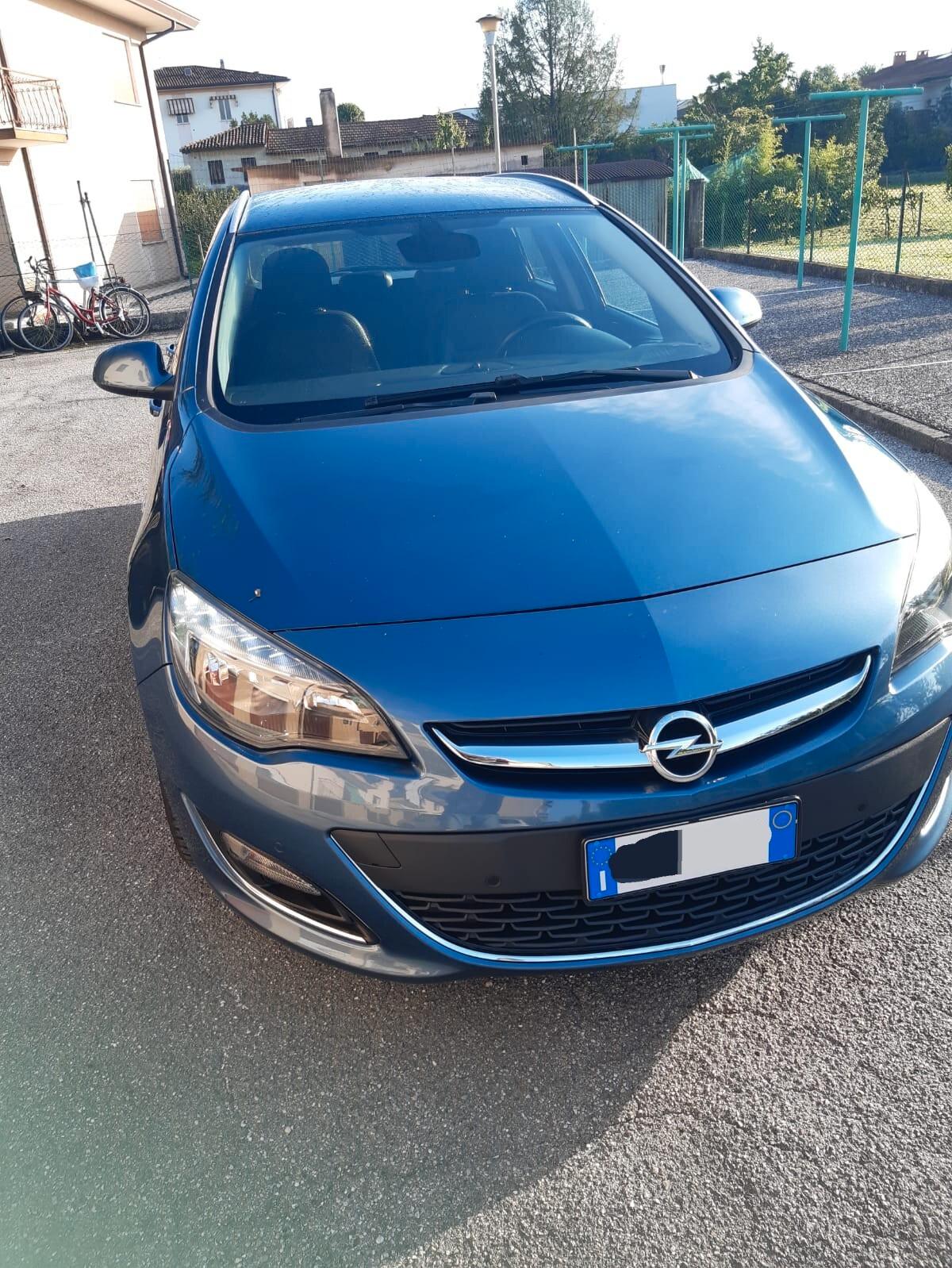 Opel Astra 1.4 Turbo 140CV Sports Tourer GPL Tech Cosmo