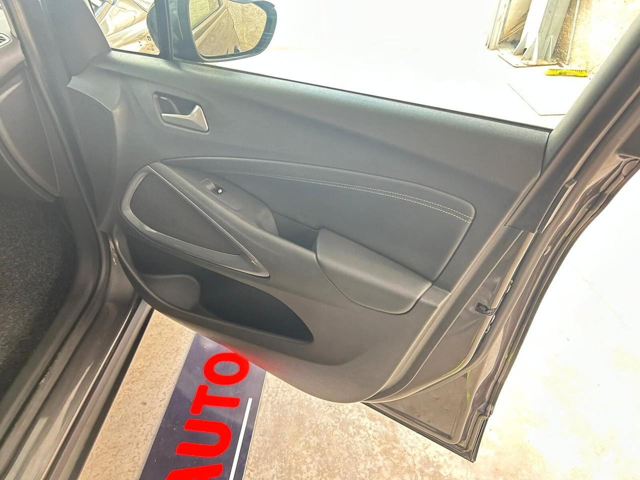 Opel Crossland 1.2 business 83 cv