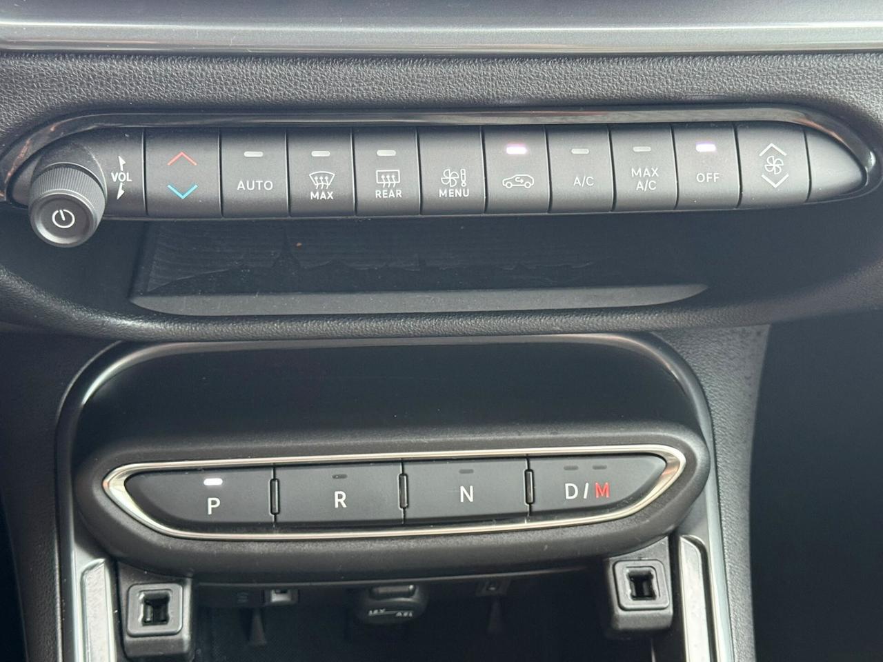 Fiat 600 2025 HYBRID 1.2 MHEV LA PRIMA AUTOMATICA