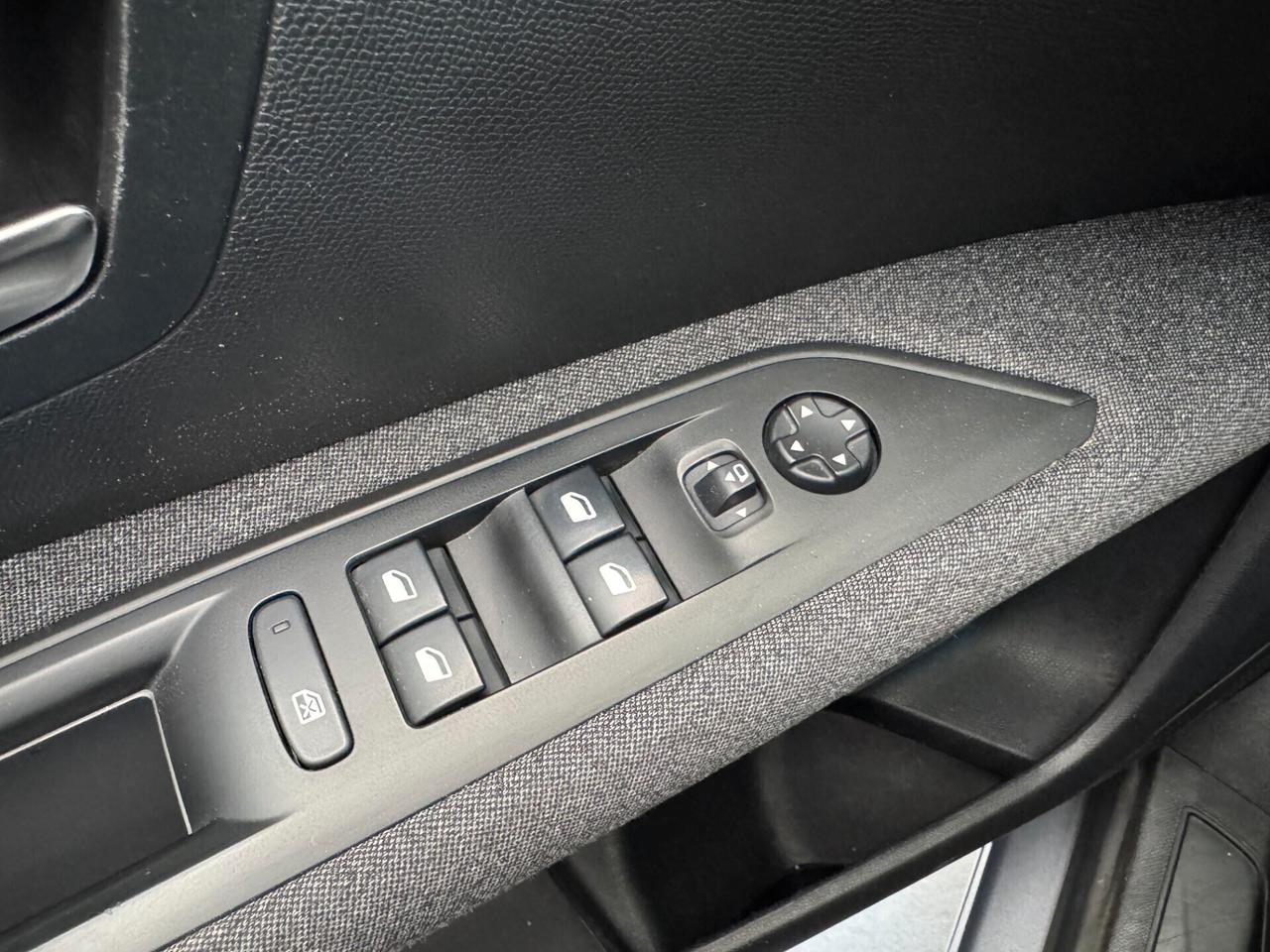 Peugeot 3008 BlueHDi 130 - 2020