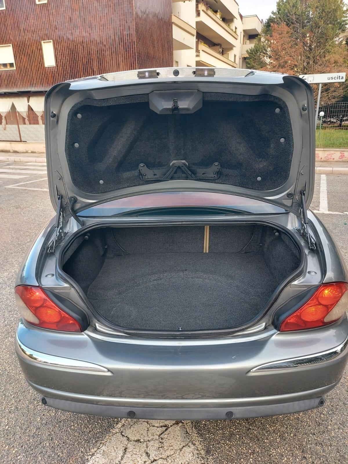 Jaguar X-Type 2.0D cat Executive 2004