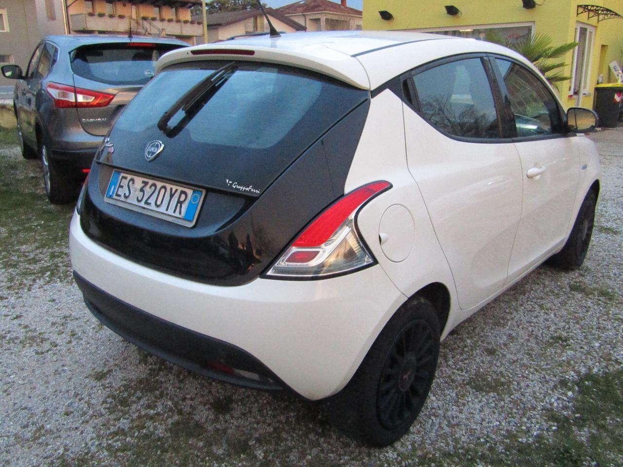 Lancia Ypsilon 1.2 69 CV 5 porte