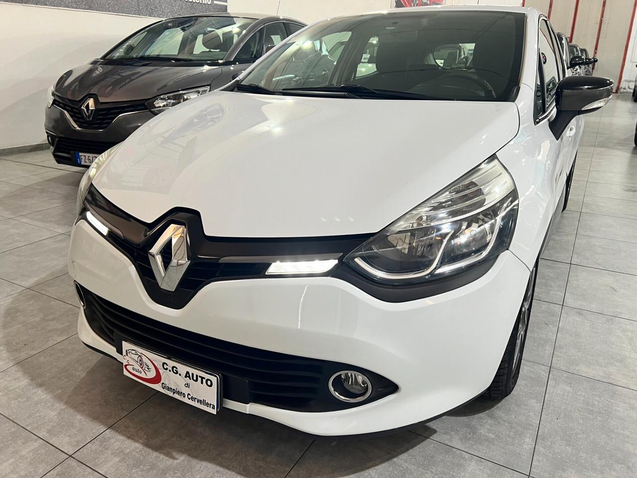 Renault Clio 1.5 75CV - Costume National - 2015