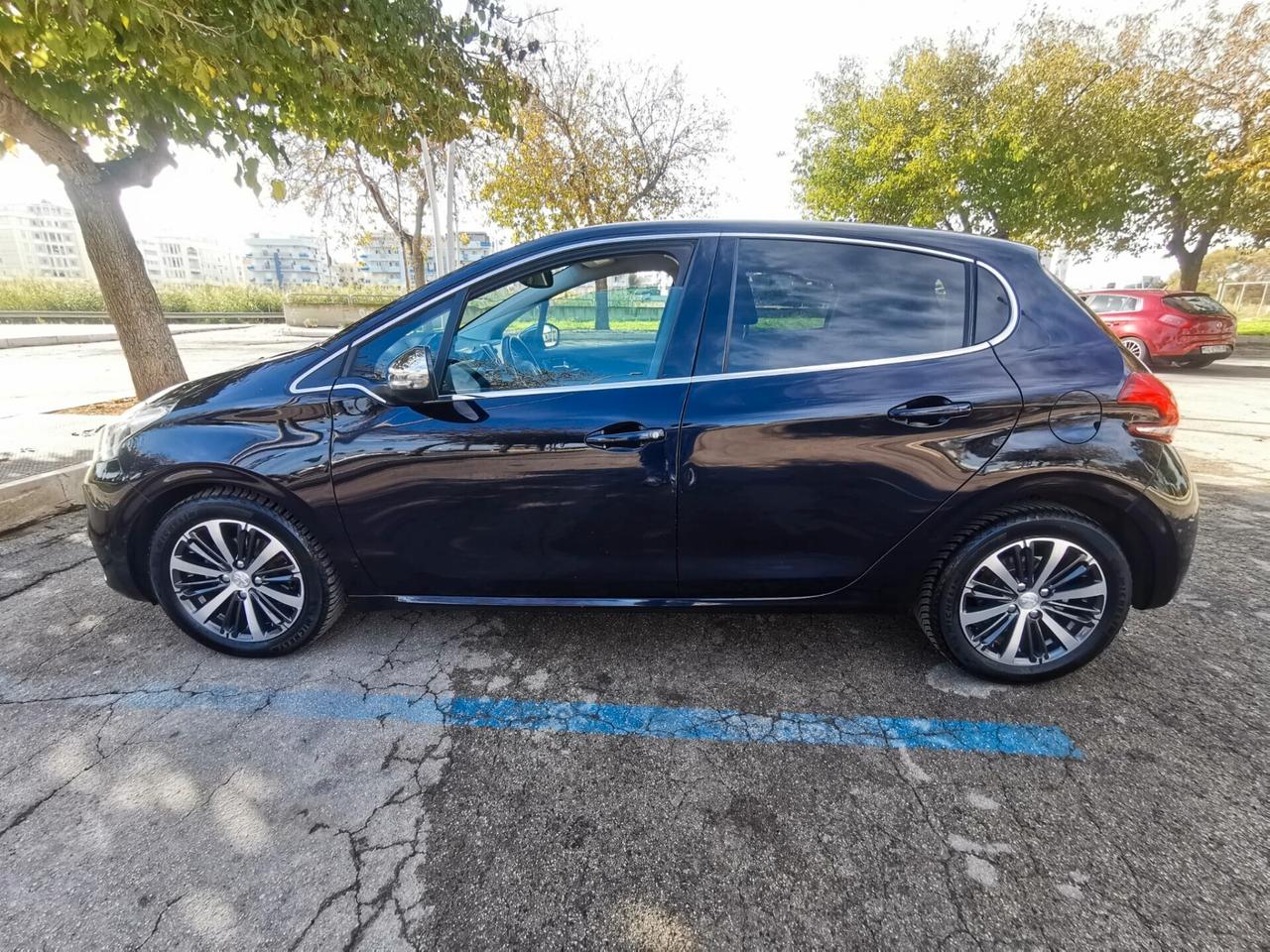 Peugeot 208 BlueHDi 100 5 porte Allure 11/2015