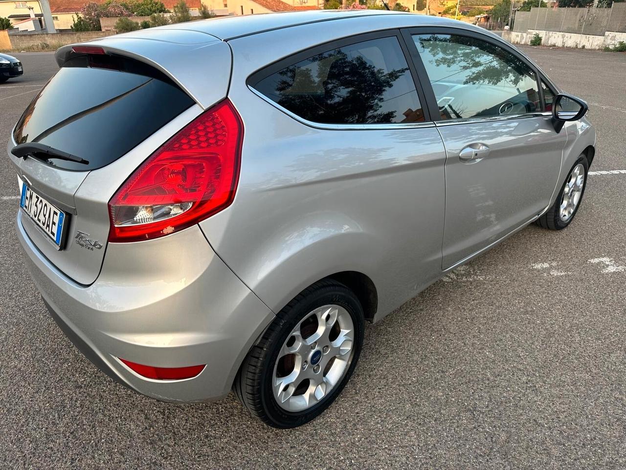 Ford Fiesta 1.4 TDCi 70CV 5 porte Titanium