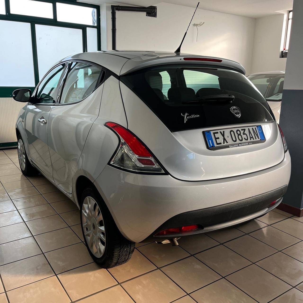 Lancia Ypsilon 1.2 69 CV 5 porte S&S Platinum
