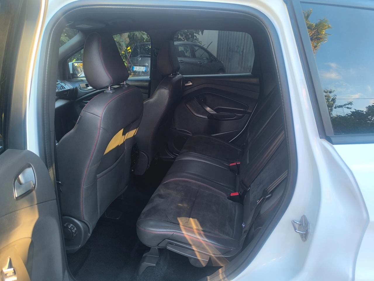 Ford Kuga 1.5 TDCI 120 CV S&S 2WD ST-Line
