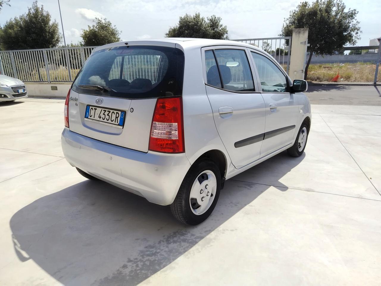 Kia Picanto 1000 Neopatentati