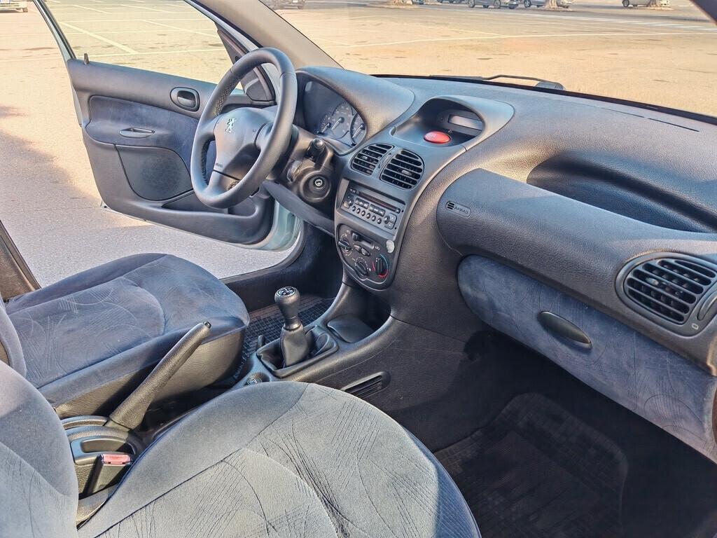 Peugeot 206 benzina come nuova 110.000 Km