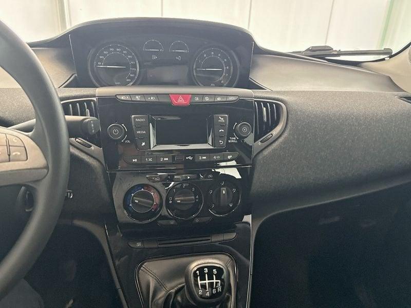 Lancia Ypsilon 1.0 FireFly 70cv Hybrid Silver Plus