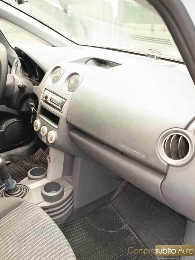 MITSUBISHI Colt 1.1 12V 3p. Inform