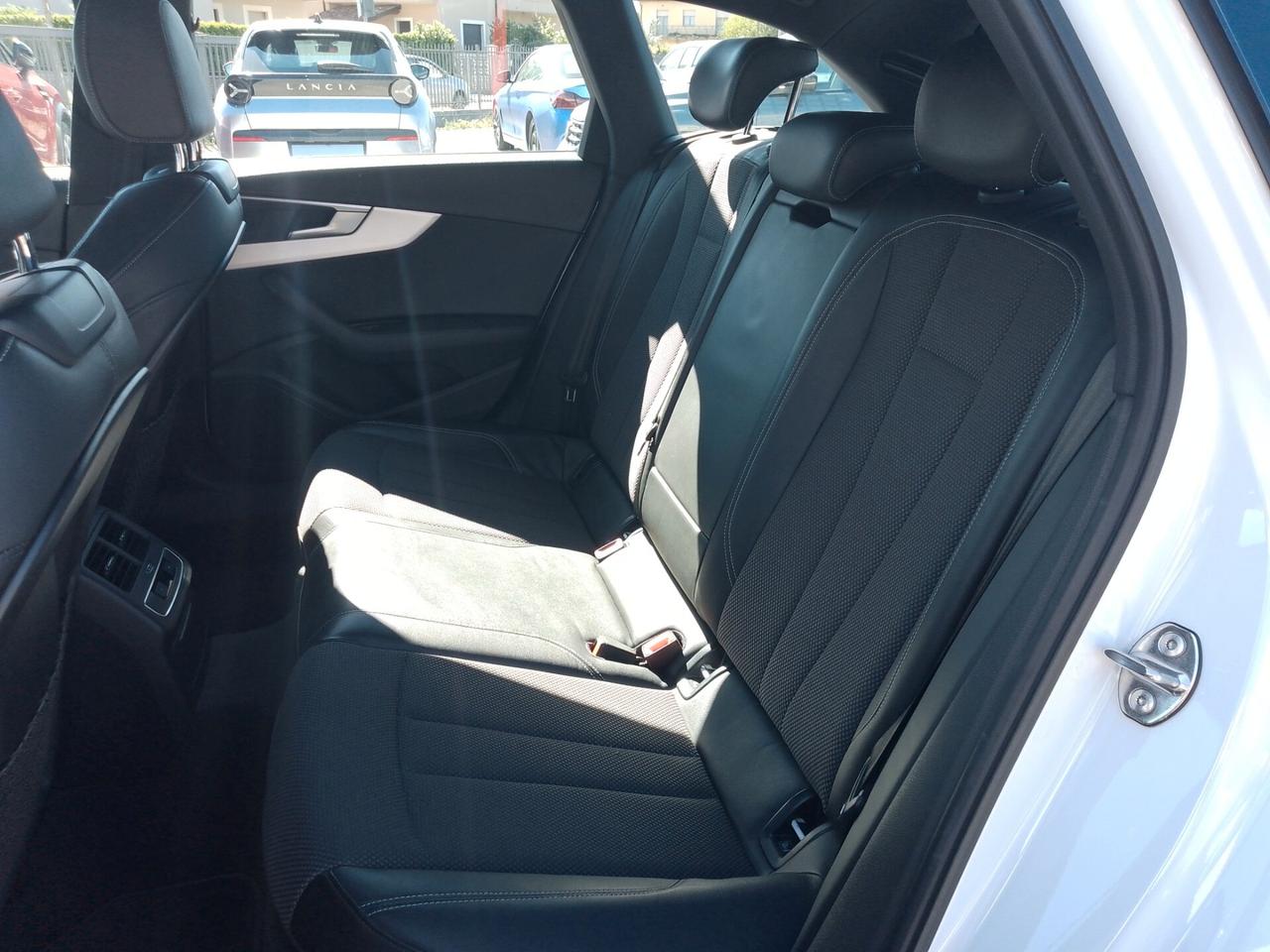 Audi A4 S LINE -VIRTUAL-POCHI KM