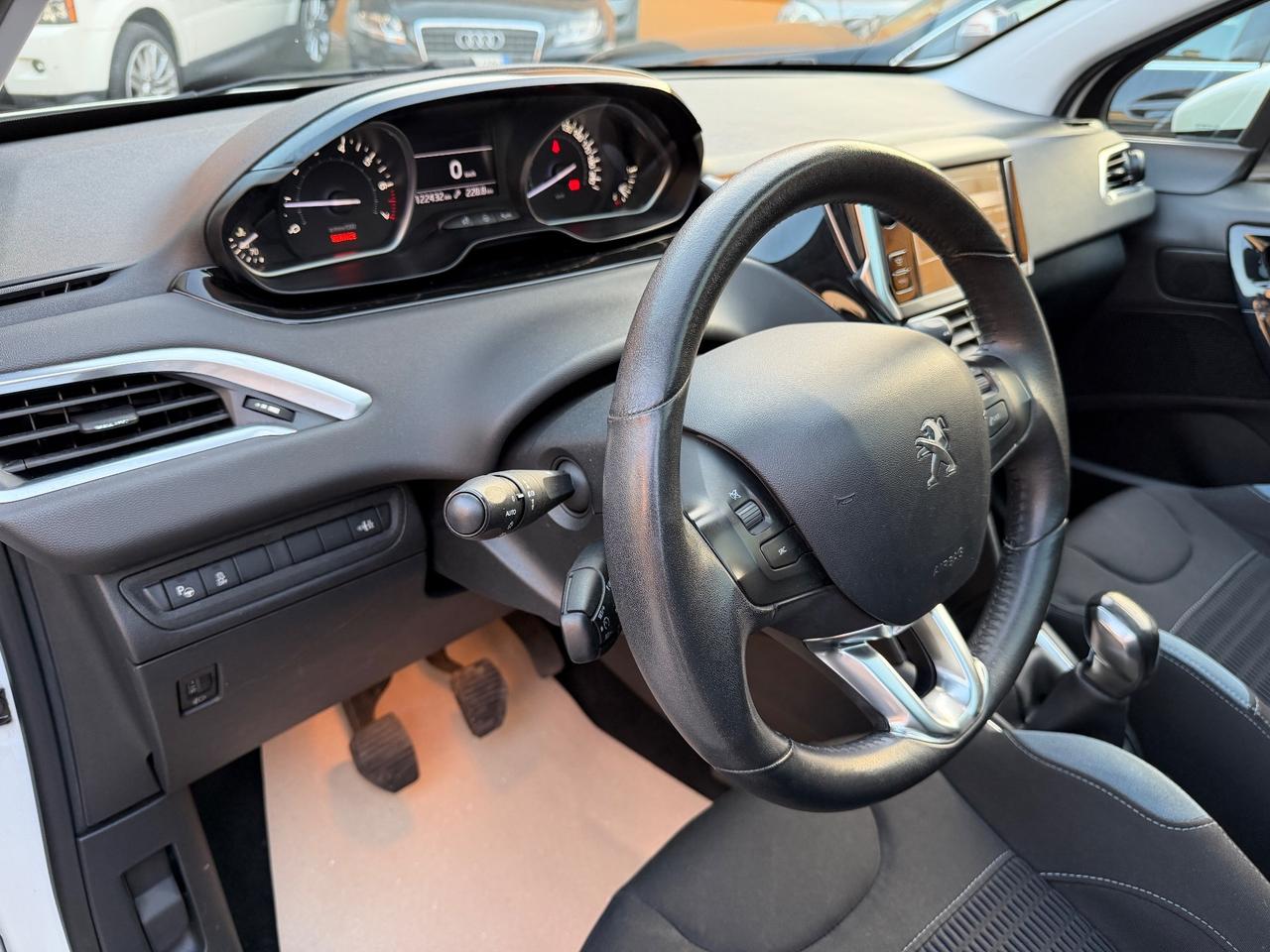 Peugeot 208 PureTech 82 5 porte Allure