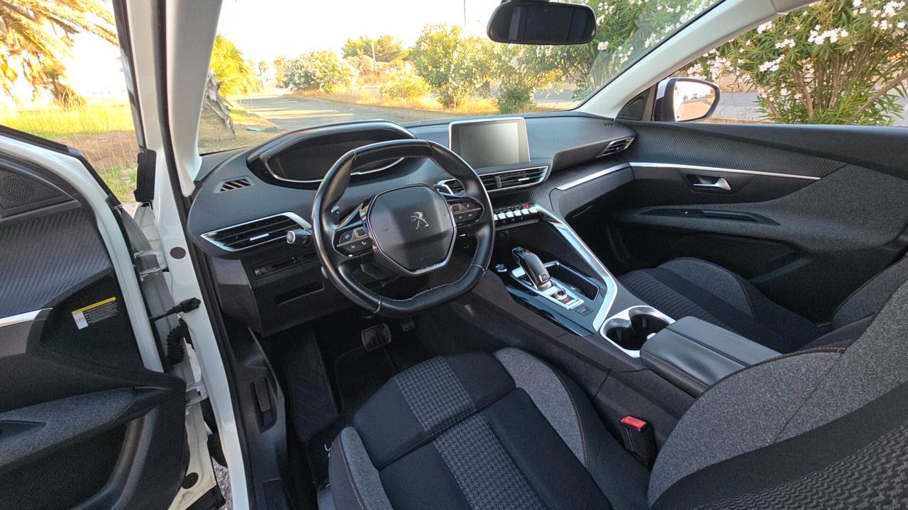 Peugeot 3008 BlueHDi 120 S&S Business