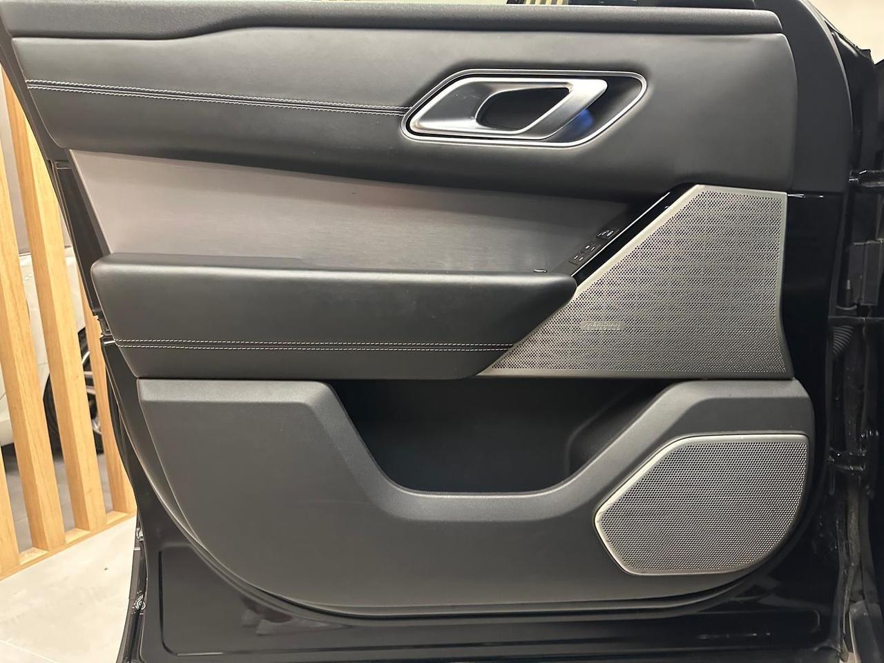 Land Rover Range Rover Velar 3.0 300CV R-DYNAMIC MY2020 ONLY FOR EXPORT