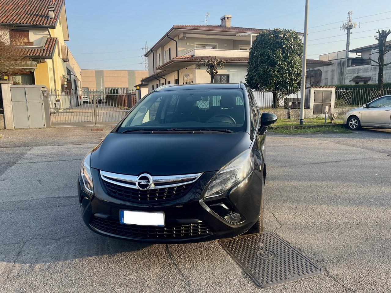 Opel Zafira Tourer 1.4 Turbo 140CV GPL Cosmo 2013 Posti7