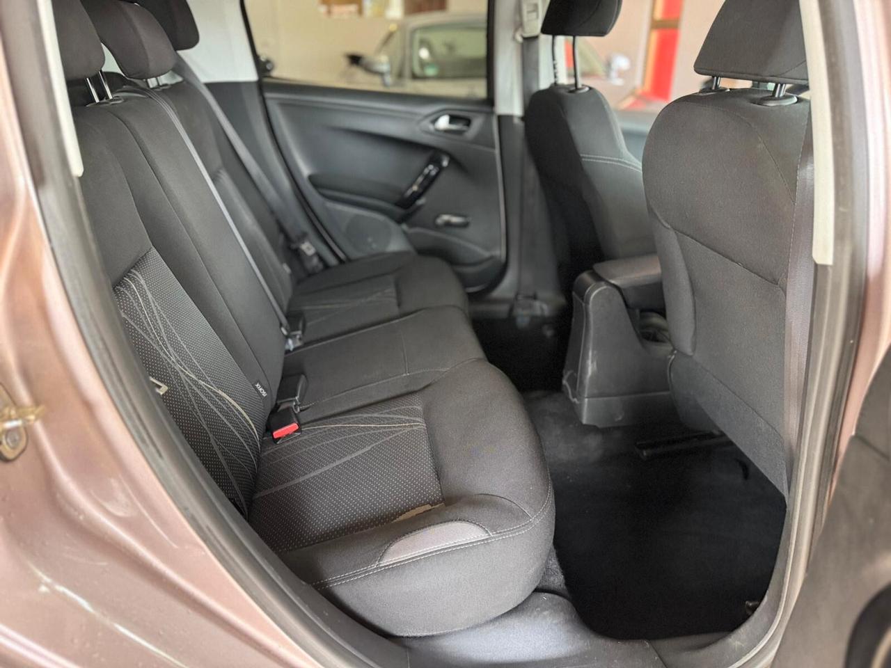 Peugeot 208 1.2 benz 82CV - Garanzia 12 Mesi