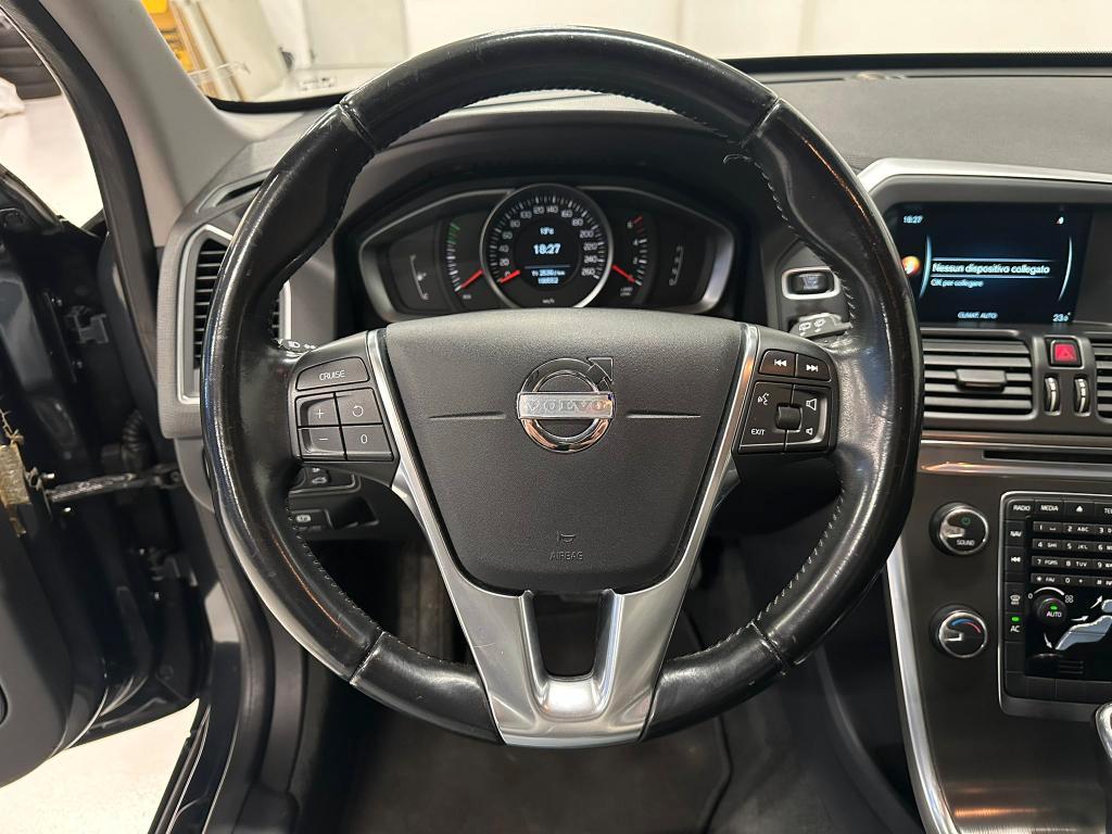 Volvo XC60 2.4 d4 Momentum awd 181cv geartronic