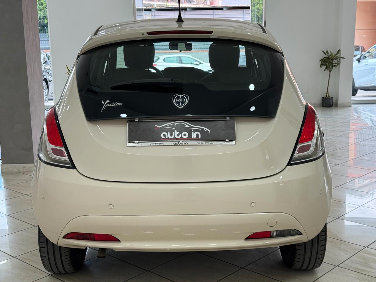 Lancia Ypsilon 1.2 69 CV 5 porte GPL Silver