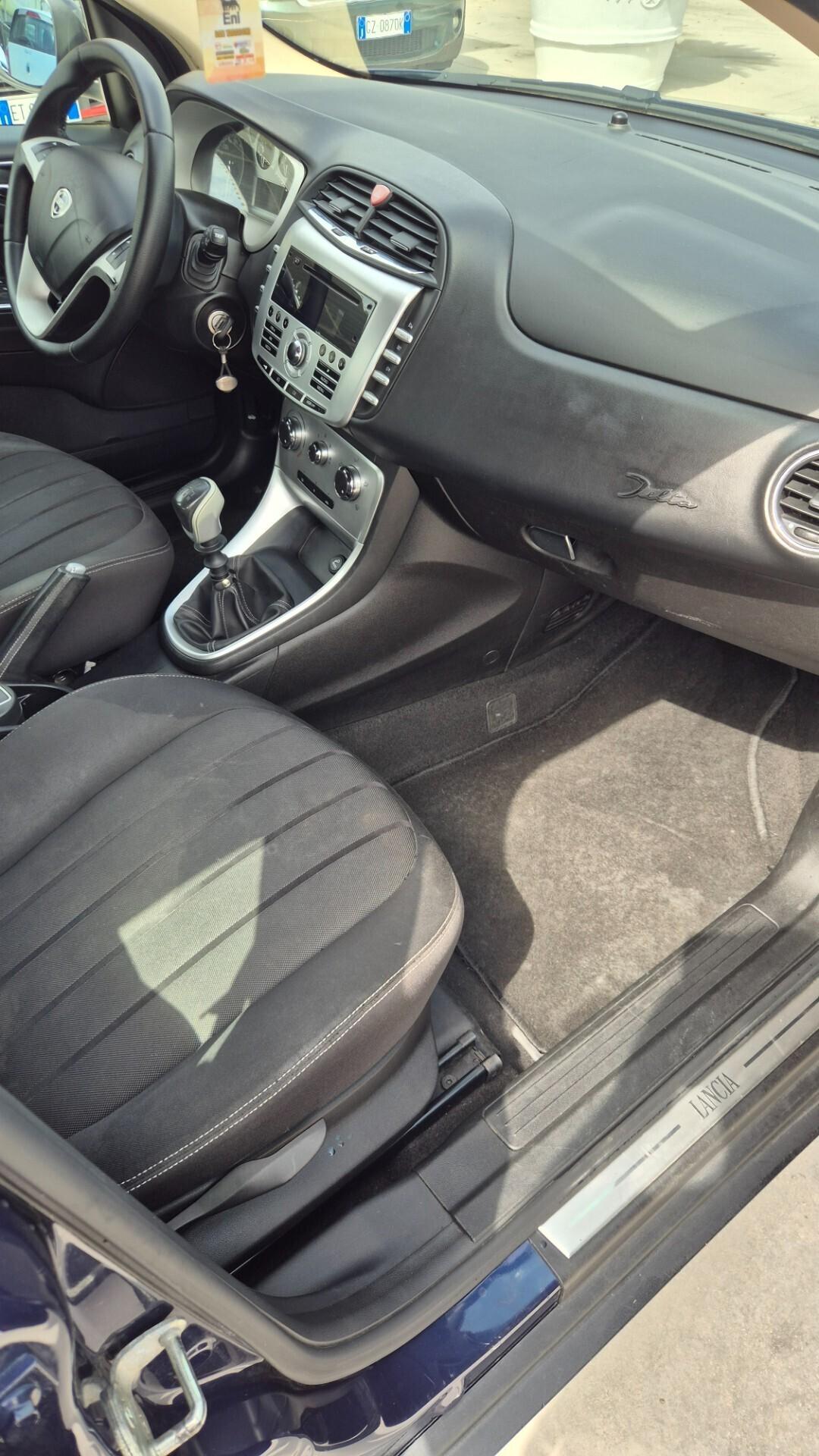 Lancia Delta 1.6 MJT DPF Platino