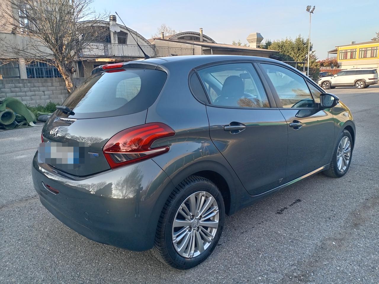 Peugeot 208 BlueHDi 75 5 porte Allure