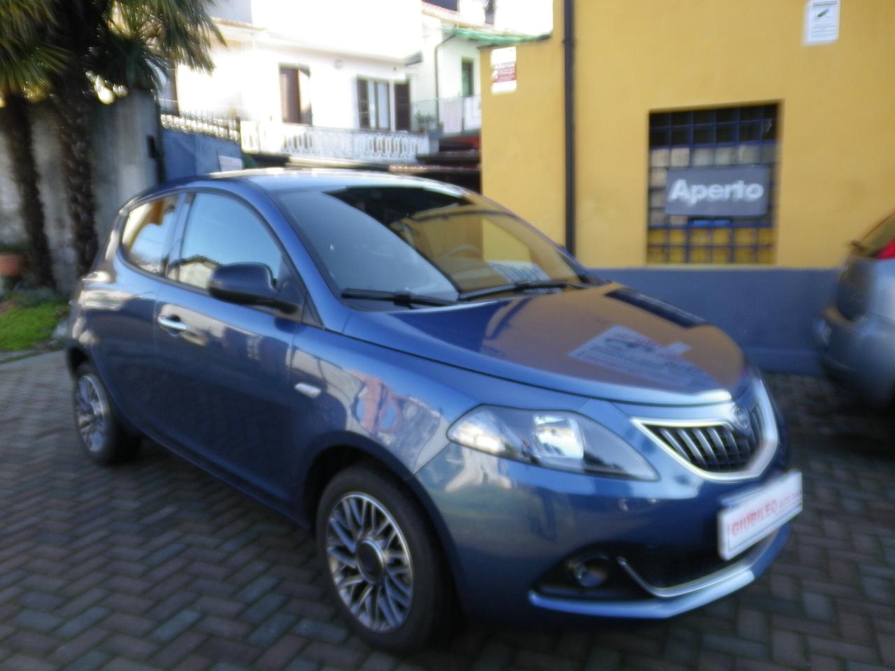 Lancia Ypsilon 1.0 FireFly 5 porte S&S Hybryd Gold - KM 1.800 !!! PARI AL NUOVO