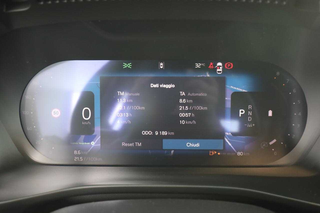 VOLVO XC40 (2017--->) XC40 B3 automatico Plus Dark
