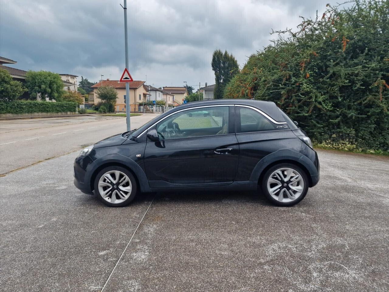 Opel Adam Rocks 1.2 70 CV Air