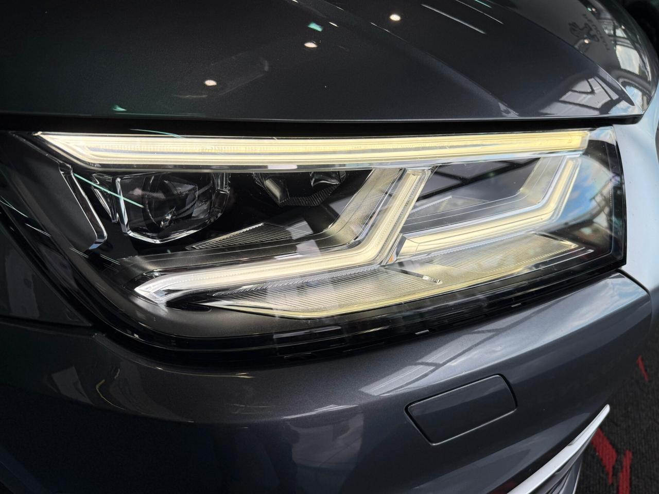 Audi Q5 2.0 TDI quattro S -LINE