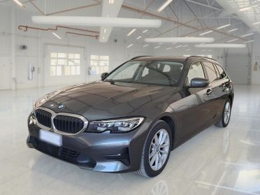 BMW 318 48V Business Advantage Touring auto