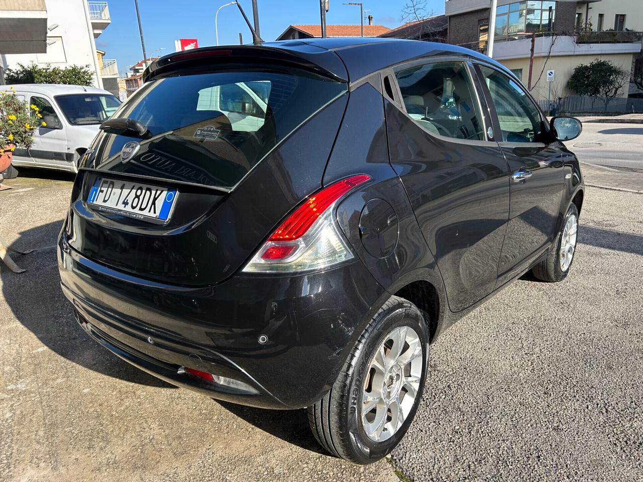 Lancia Ypsilon Benzina / Metano Ecochic Platinum Neopatentati