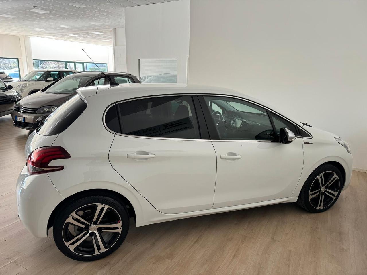 Peugeot 208 PureTech Turbo 110 S&S 5 porte GT Line