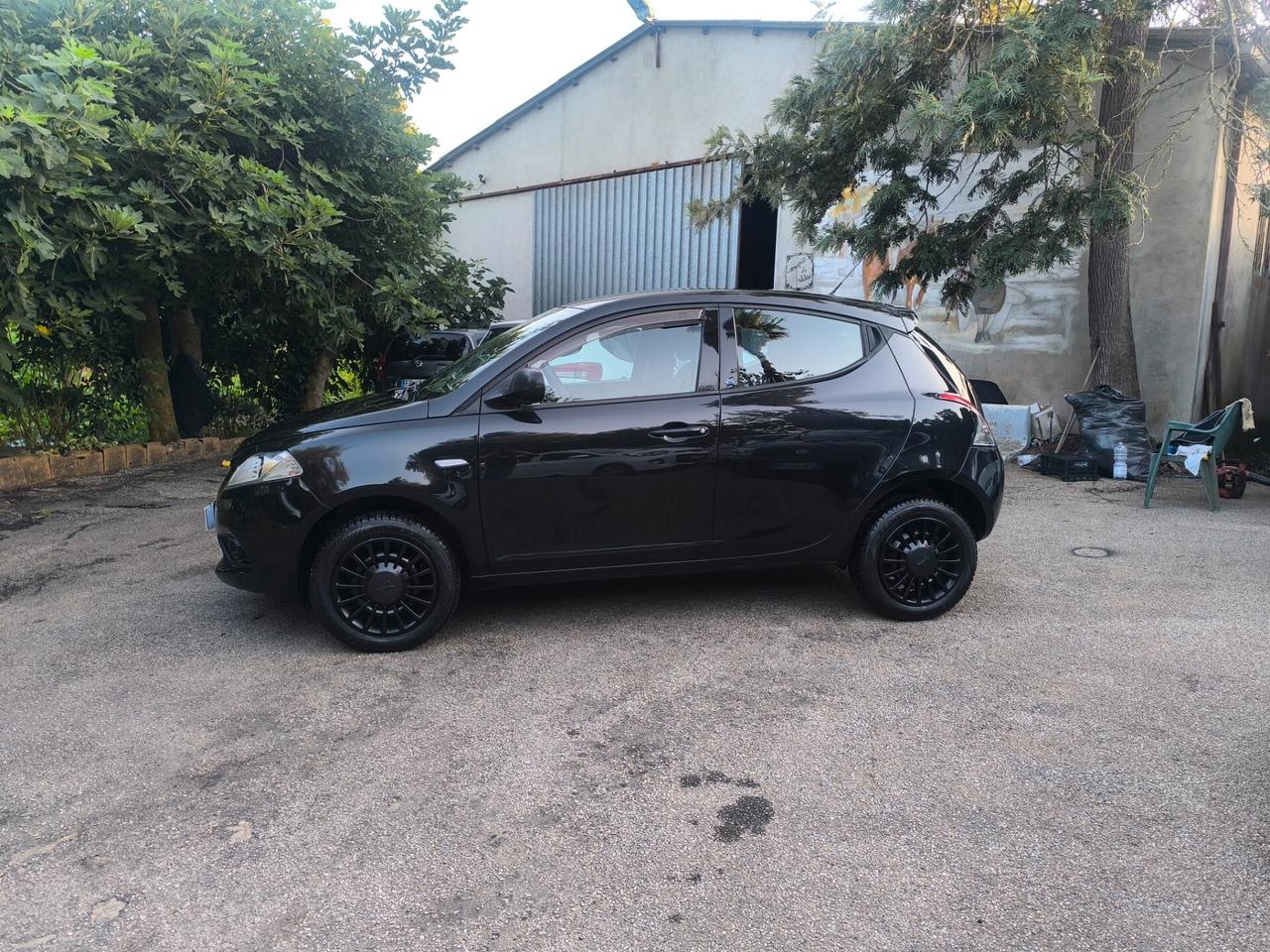 Lancia Ypsilon 0.9 TwinAir 85 CV 5 porte Metano Ecochic Gold