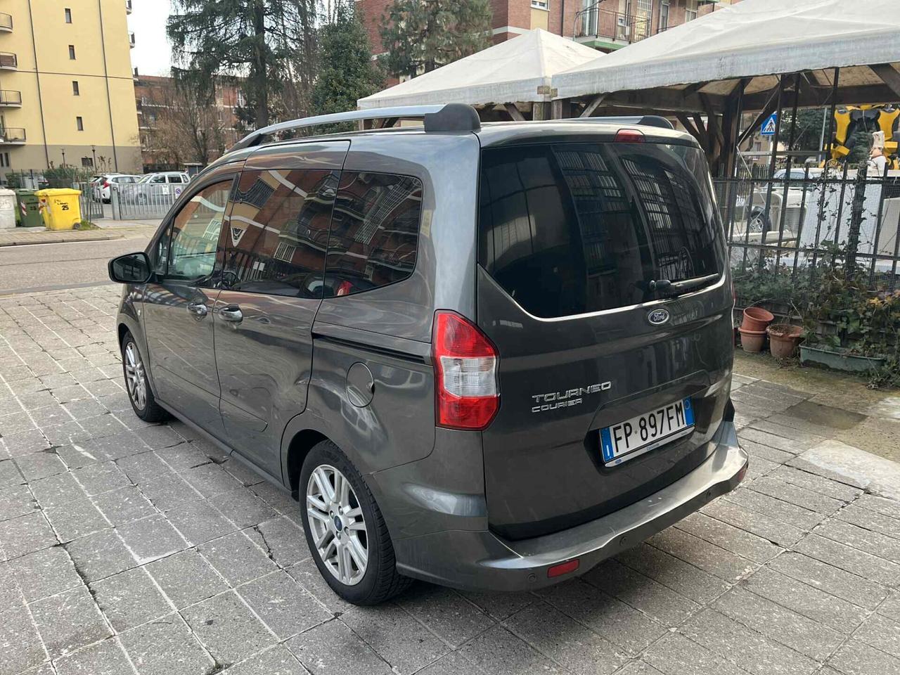 Ford Tourneo Courier 1.5 Tdci75 CV Titanium 5 posti imm. 06/2018