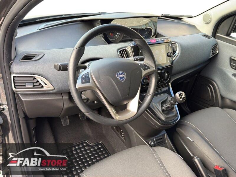 Lancia Ypsilon 1.0 FireFly 70 Cv Hybrid Gold 5 POSTI - Schermo, CarPlay, Ruotino ecc