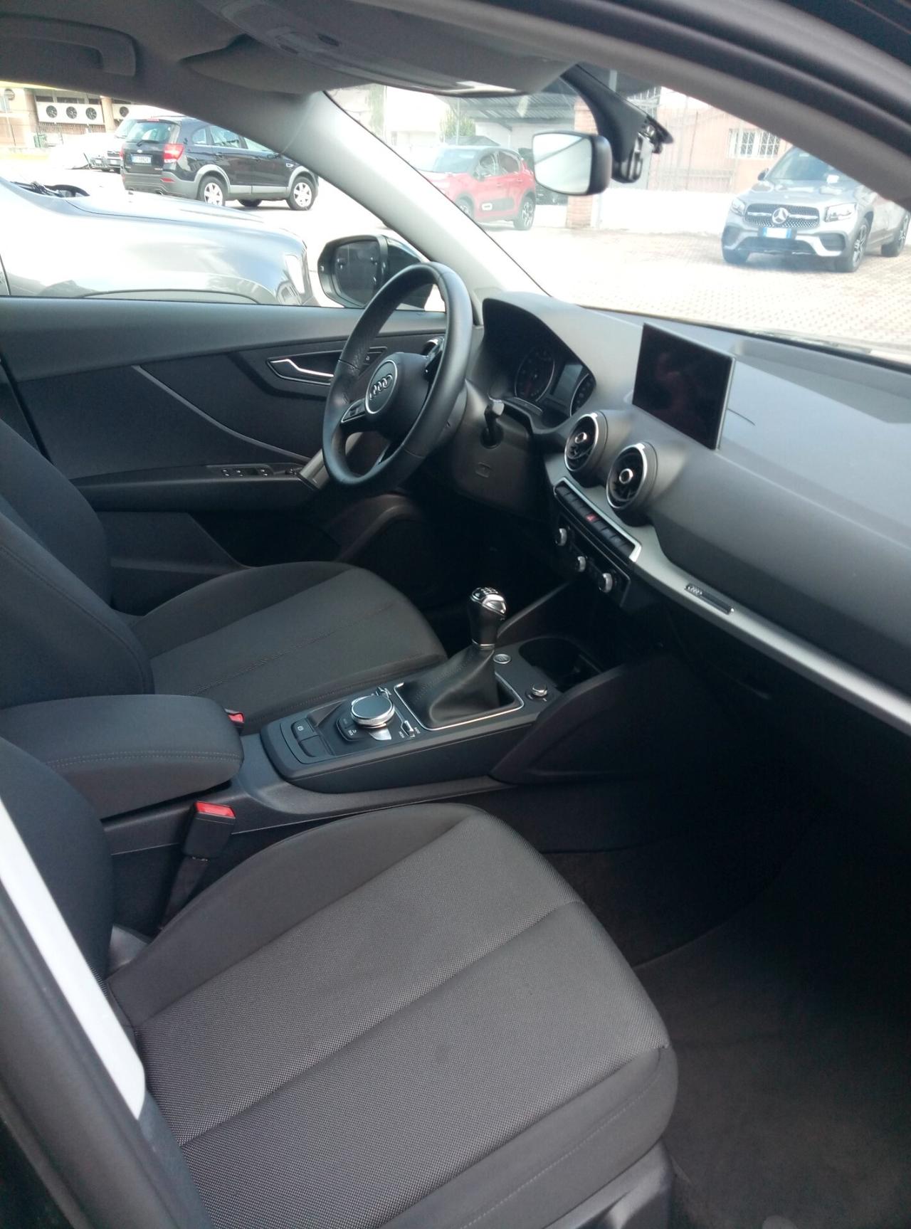 Audi Q2 30 TFSI Business Advanced