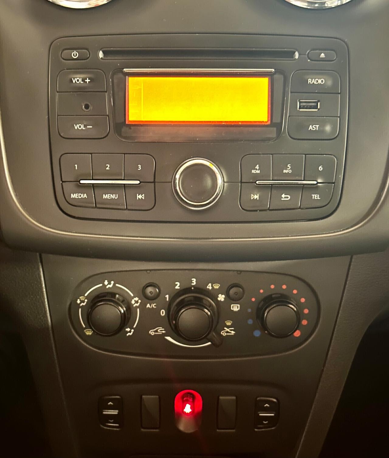 Dacia Logan MCV 1.5 dCi 75CV Neopatentati 2015