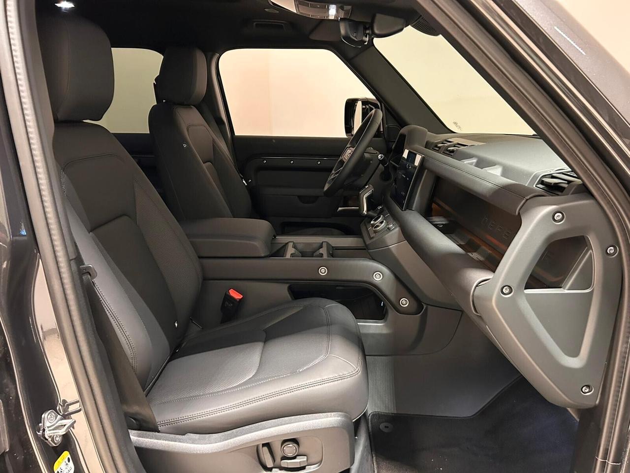 Land Rover Defender 110 3.0D I6 200 CV AWD Auto X-Dynamic SE