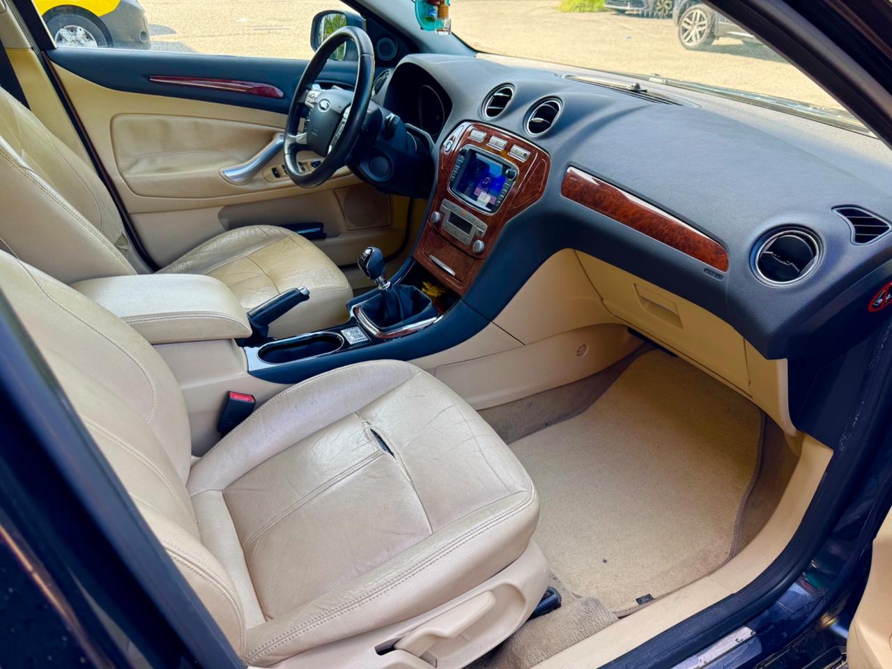 Ford Mondeo 2.0 TDCi 140 CV 5 poret Ghia DPF