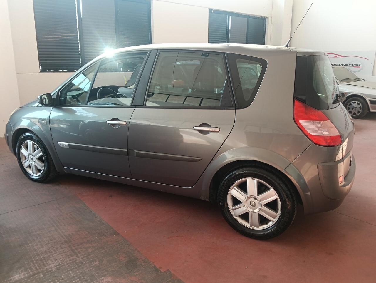 Renault Scenic Scénic 1.9 dCi Confort Authentique